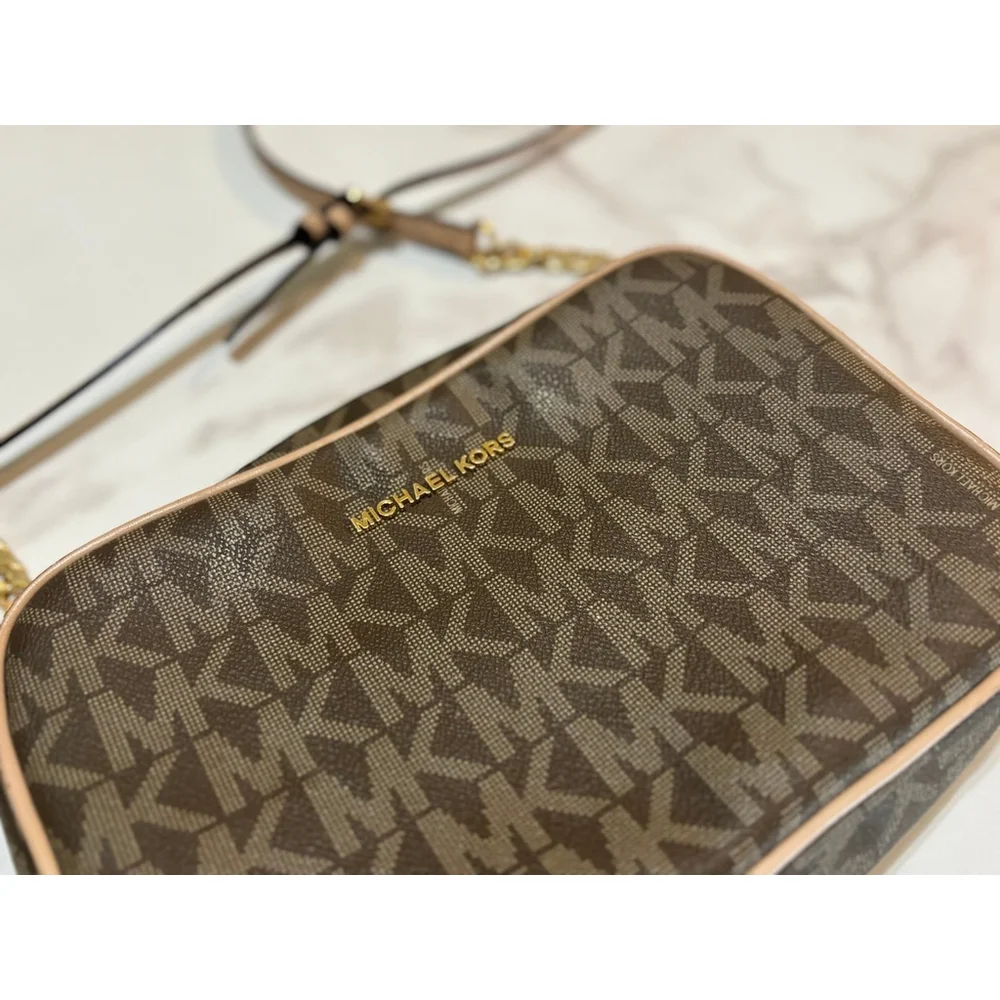 Michael Kors Jet Set bag - Picture 3 of 6